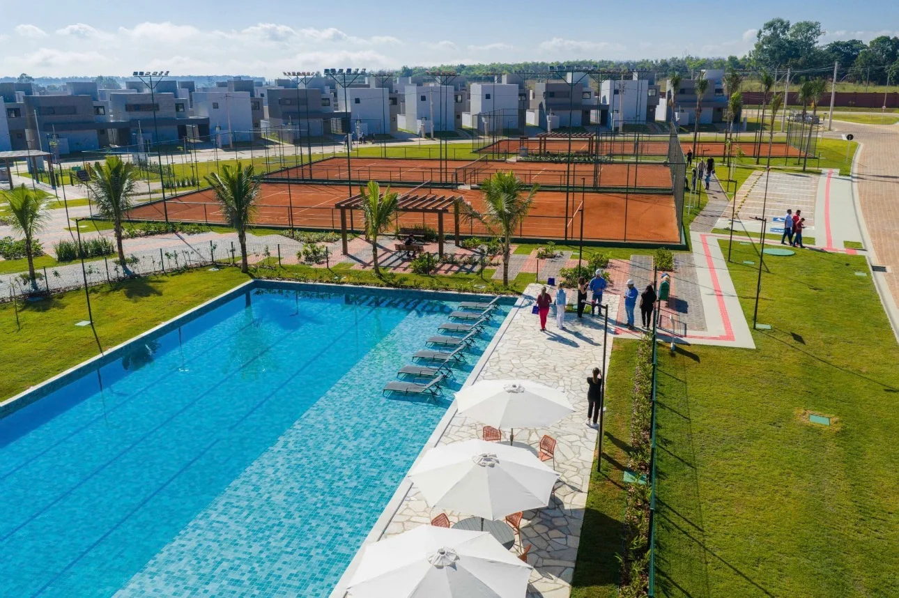 Alugo Casa Sobrado com 3 Suites e 1 office no Jardins Berlim — foto 1